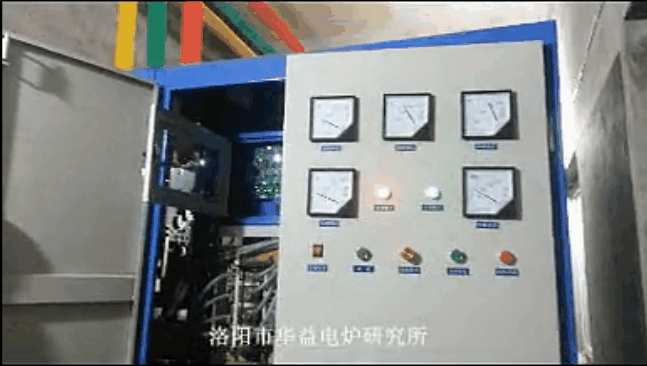 正在運(yùn)行的中頻電源